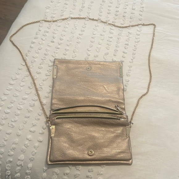 Gold clutch bag with gold chain - Picture 1 of 3